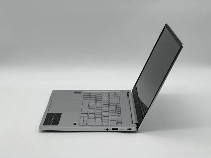 Ультрабук Acer Swift 3 N19H3 / 13.5" (2256x1504) IPS / Intel Core i5-1135G7 (4 (8) ядра по 2.5 - 4.5 GHz) / 8 GB DDR4 / 240 GB SSD / Intel Iris Xe Graphics / WebCam б/в - зображення 4