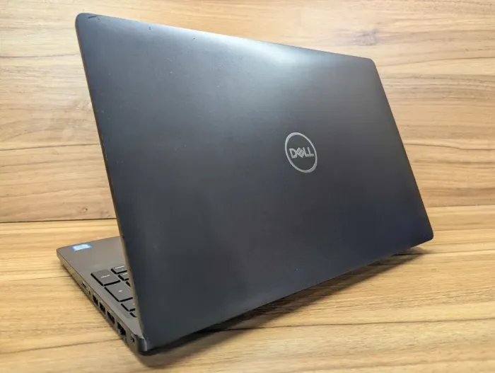 Ультрабук Б-клас Dell Latitude 5500 / 15.6" (1920x1080) IPS Touch / Intel Core i5-8365U (4 (8) ядра по 1.6 - 4.1 GHz) / 16 GB DDR4 / 512 GB SSD / Intel UHD Graphics / WebCam / Windows 10 б/в - зображення 8