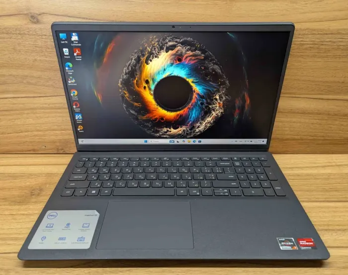 Ультрабук Dell Inspiron 15 3535 / 15.6" (1920x1080) IPS / AMD Ryzen 7 7730U (8 (16) ядер по 2.0 - 4.5 GHz) / 16 GB DDR4 / 512 GB SSD / AMD Radeon RX Vega 8 / WebCam / Windows 11 б/в - зображення 2