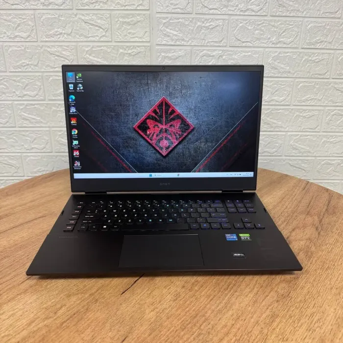 Ігровий ноутбук HP Omen 17-ck1020nr / 17.3" (2560x1440) IPS / Intel Core i7-12700H (14 (20) ядер по 2.3 - 4.7 GHz) / 16 GB DDR5 / 1000 GB SSD / nVidia GeForce RTX 3070 Ti, 8 GB GDDR6, 256-bit / WebCam б/в - зображення 2