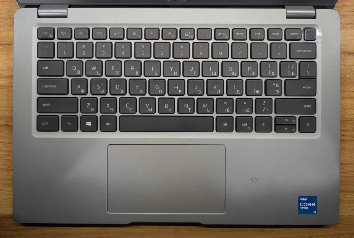 Ультрабук Dell Latitude 5420 / 14" (1920x1080) IPS / Intel Core i5-1145G7 (4 (8) ядра по 2.6 - 4.4 GHz) / 16 GB DDR4 / 512 GB SSD / Intel Iris Xe Graphics / WebCam / TouchID / Windows 11 б/в - зображення 3