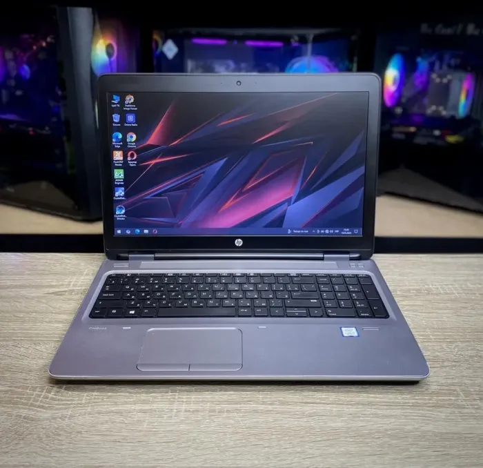 Ноутбук HP ProBook 650 G2 / 15.6" (1366x768) TN / Intel Core i5-6200U (2 (4) ядра по 2.3 - 2.8 GHz) / 8 GB DDR4 / 250 GB SSD / Intel HD Graphics 520 / WebCam б/в - зображення 2