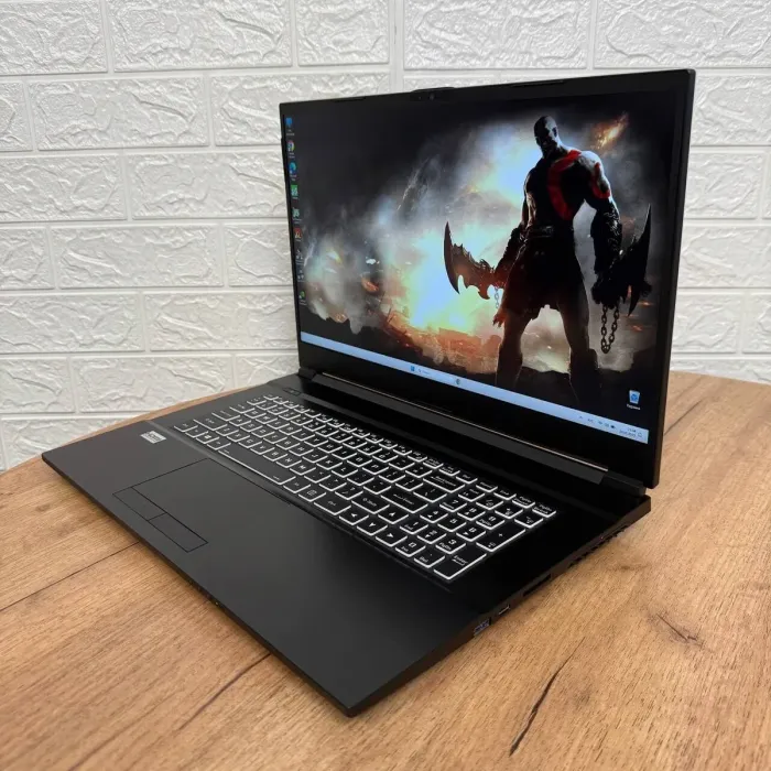 Ігровий ноутбук Sager NH77HK / 17.3" (1920x1080) IPS / Intel Core i7-11800H (8 (16) ядер по 2.3 - 4.6 GHz) / 16 GB DDR4 / 500 GB SSD / nVidia GeForce RTX 3050 Ti, 4 GB GDDR6, 128-bit / WebCam б/в - зображення 4