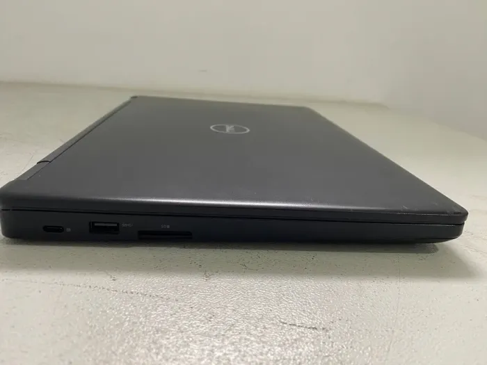 Ноутбук Dell Latitude 5480 / 14" (1920x1080) IPS / Intel Core i5-7300U (2 (4) ядра по 2.6 - 3.5 GHz) / 8 GB DDR4 / 128 GB SSD / Intel HD Graphic 620 / WebCam б/в - зображення 3