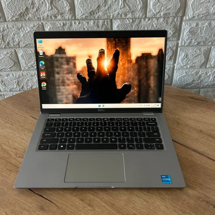 Ультрабук Б-клас Dell Latitude 5420 / 14" (1920x1080) IPS / Intel Core i5-1135G7 (4 (8) ядра по 4.2 GHz) / 16 GB DDR4 / 256 GB SSD / Intel Iris X Graphics б/в - зображення 2