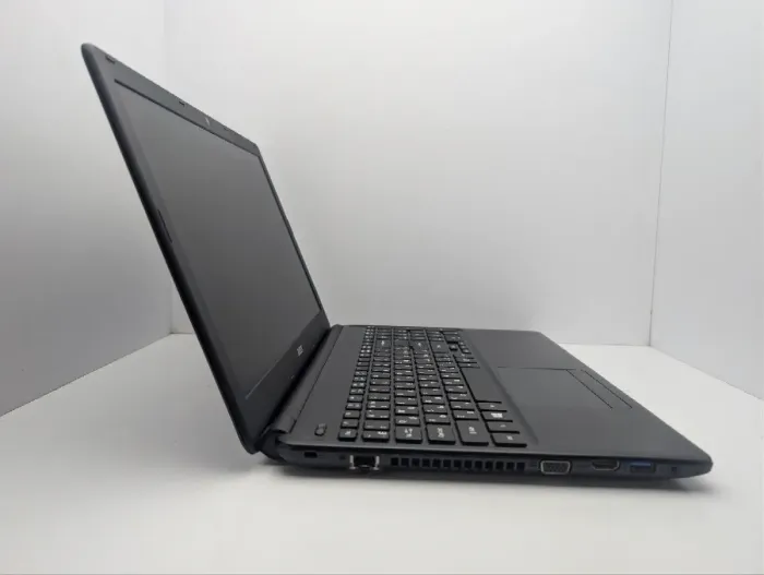 Ноутбук Acer Aspire E1-522 / 15.6" (1366x768) TN / AMD E1-2500 (2 ядра по 1.4 GHz) / 6 GB DDR3 / 500 GB HDD / AMD Radeon HD 8240 Graphics / WebCam б/в - зображення 4
