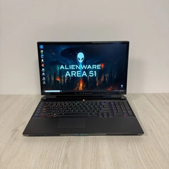 Ігровий ноутбук Б-класу Dell Alienware Area-51m / 17,3" (1920x1080) IPS / Intel Core i7-9700K (8 ядер по 3,6 - 4,9 ГГц) / 32 ГБ DDR4 / 256 ГБ SSD NVMe + 2000 ГБ HDD / nVidia GeForce RTX 2080, 8 ГБ GDDR6, 256-біт / WebCam б/в - зображення 2