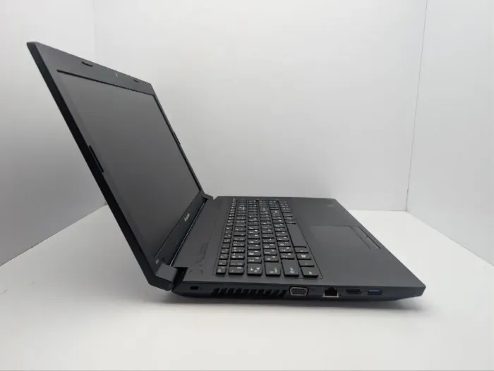 Ноутбук Lenovo B590 / 15.6" (1366x768) TN / Intel Pentium 2020M (2 ядра по 2.4 GHz) / 6 GB DDR3 / 500 GB HDD / Intel HD Graphics / WebCam / DVD-ROM / АКБ не тримає заряд б/в - зображення 6