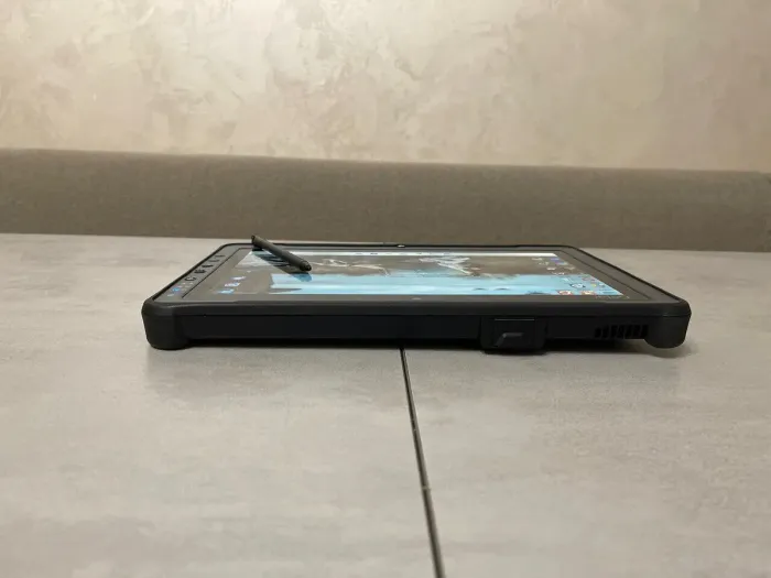 Захищений планшет Getac F110 G4 / 11.6" (1920x1080) IPS Touch / Intel Core i5-7200U (2 (4) ядра по 2.5 - 3.1 GHz) / 8 GB DDR4 / 256 GB SSD / Intel HD Graphics 620 / WebCam / Стилус / Два АКБ б/в - зображення 5