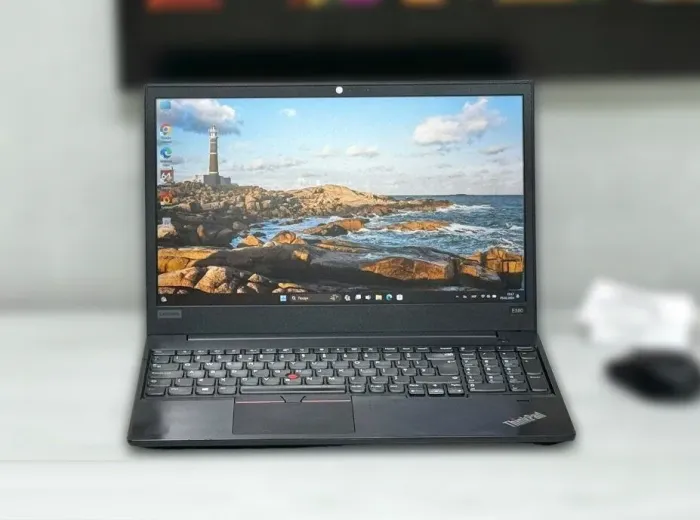 Ноутбук Б-клас Lenovo ThinkPad E580 / 15.6" (1920x1080) IPS / Intel Core i7-8550U (4 (8) ядра по 1.8 - 4.0 GHz) / 16 GB DDR4 / 256 GB SSD + 1000 GB HDD / Intel UHD Grphics 620 / WebCam / Win 11 Pro б/в - зображення 2