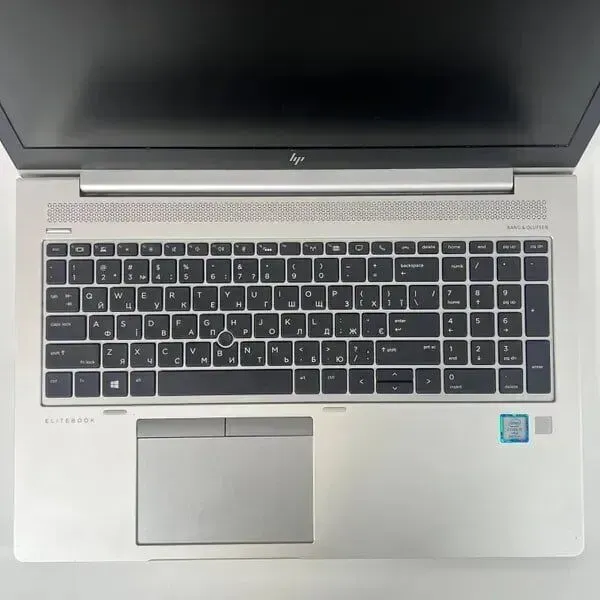 Ультрабук Б-клас HP EliteBook 850 G5 / 15.6" (1920x1080) IPS / Intel Core i7-8650U (4 (8) ядра по 1.9 - 4.2 GHz) / 16 GB DDR4 / 256 GB SSD / Intel UHD Graphics 620 / WebCam / TouchID б/в - зображення 3