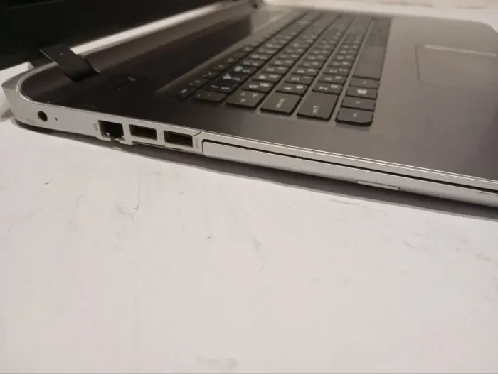 Ноутбук Б-клас HP Pavilion 17-g101dx / 17.3" (1600x900) TN / Intel Core i5-5200U (2 (4) ядра по 2.2 - 2.7 GHz) / 8 GB DDR3 / 120 GB SSD / Intel HD Graphics 5500 / WebCam б/в - зображення 4