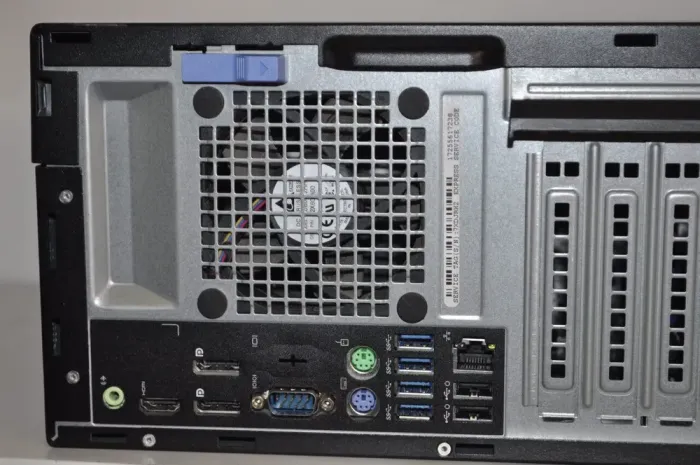 Комп'ютер Dell OptiPlex 7040 Tower / Intel Core i5-6500 (4 ядра по 3.2 -3.6 GHz) / 16 GB DDR4 / 1000 GB SSD / AMD Radeon RX 550, 4 GB GDDR5, 128-bit / DVD-ROM / Windows 11 Pro б/в - зображення 6