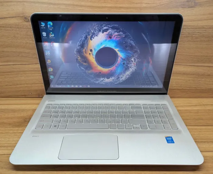 Ноутбук HP ENVY M6-ae151dx / 15.6" (1366x768) TN Touch / Intel Core i5-5200U (2 (4) ядра по 2.2 - 2.7 GHz) / 8 GB DDR3 / 240 GB SSD / Intel HD Graphics 5500 / WebCam / Windows 10 б/в - зображення 2