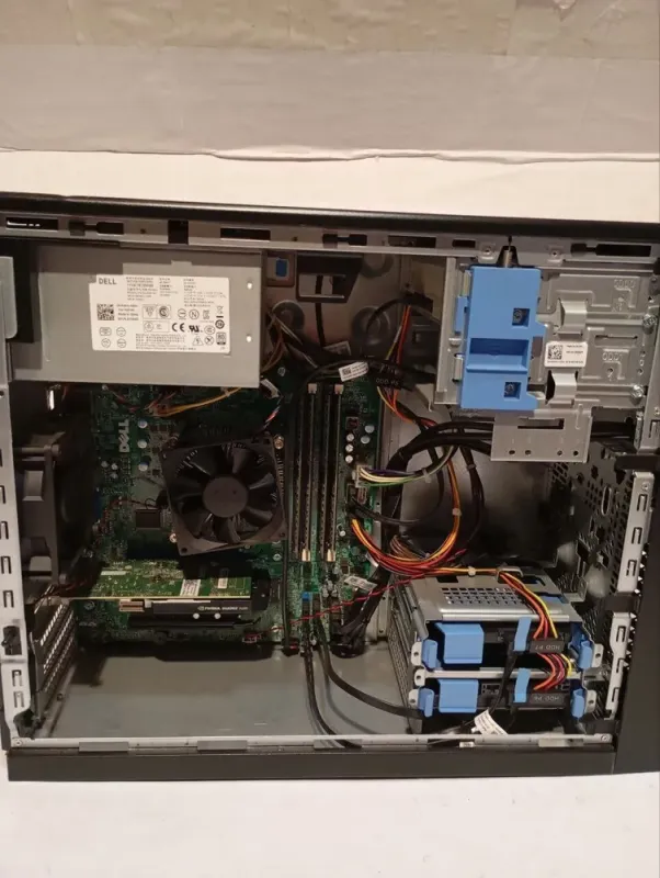 Робоча станція Б-клас Dell Precision T1700 Tower / Intel Core i7-4790 (4 (8) ядра по 3.6 - 4.0 GHz) / 16 GB DDR3 / 256 GB SSD + 500 GB HDD / nVidia Quadro K600, 1 GB DDR3, 128-bit / DVD-RW б/в - зображення 6