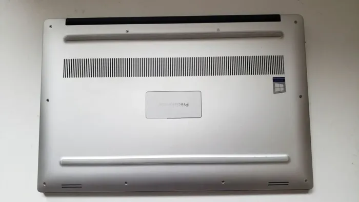 Мобільна робоча станція Dell Precision 5530 / 15,6" (3840x2160) IPS Touch / Intel Core i7-8850H (6 (12) ядра по 2,6 - 4,3 ГГц) / 32 ГБ DDR4 / 512 ГБ SSD / nVidia Quadro P1000, 4 ГБ GDDR5, 128-біт / WebCam б/в - зображення 7