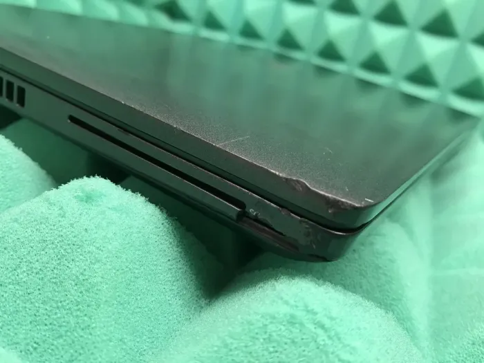 Ультрабук Б-клас Dell Latitude 5400 / 14" (1920x1080) IPS / Intel Core i5-8365U (4 (8) ядра по 1.6 - 4.1 GHz) / 8 GB DDR4 / 256 GB SSD / Intel UHD Graphics 620 / WebCam / USB 3.1 / HDMI / Windows 10 б/в - зображення 10