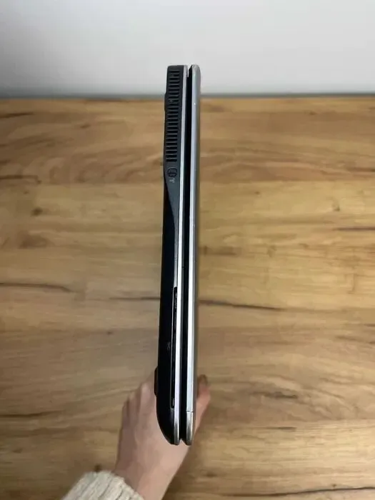 Нетбук Dell Latitude E7240 / 12.5" TN / Intel Core i7-4600U (2(4) ядра по 2.1-3.3GHz) / 8GB DDR3 / 256GB SSD M.2 / HD Graphics 4400 / WebCam б/в - зображення 5