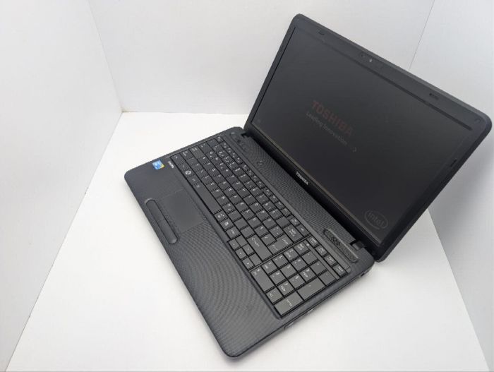Ноутбук Toshiba Satellite C650 / 15.6" (1366x768) TN / Intel Pentium T4500 (2 (4) ядра по 2.3 GHz) / 6 GB DDR3 / 320 GB HDD / Intel HD Graphics / WebCam / DVD-ROM б/в - изображение 7