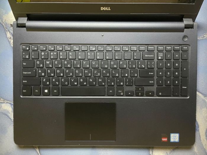Ігровий ноутбук Dell Inspiron 15-5559 (P51F) / 15,6" (1366х768) TN / Intel Core i7-6500U (2 (4) ядра по 2,5 - 3,1 ГГц) / 8 ГБ DDR3 / 256 ГБ SSD / AMD Radeon R5 M335, 4 ГБ DDR3, 64-біт / Веб-камера б/в - зображення 5