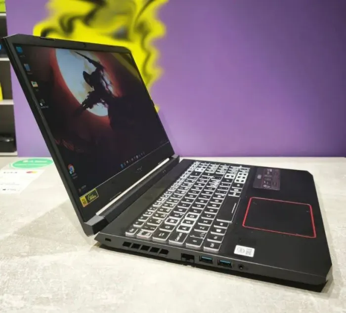 Ігровий ноутбук Acer Nitro 5 AN515-55-54CY / 15.6" (1920x1080) IPS / Intel Core i5-10300H (4 (8) ядра по 2.5 - 4.5 GHz) / 16 GB DDR4 / 512 GB SSD / nVidia GeForce RTX 3060, 6 GB GDDR6, 192-bit / WebCam б/в - зображення 3