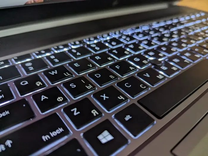 Мобільна робоча станція HP zBook 15 G5 / 15.6" (1920x1080) IPS / Intel Core i5-8400H (4 (8) ядра по 2.5 - 4.2 GHz) / 16 GB DDR4 / 512 GB SSD / nVidia Quadro P1000, 4 GB GDDR5, 128-bit / WebCam / TouchID / Windows 10 б/в - зображення 6