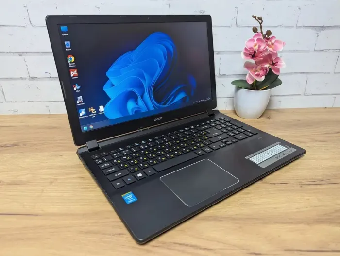 Ноутбук Acer Aspire V5-573 / 15.6" (1366x768) TN / Intel Core i3-4010U (2 (4) ядра по 1.7 GHz) / 8 GB DDR3 / 128 GB SSD / Intel HD Graphics 4400 / WebCam б/в - зображення 6