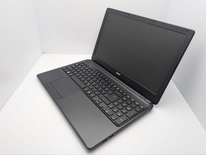 Ноутбук Acer Aspire E1-530 / 15.6" (1366x768) TN / Intel Pentium 2117U (2 ядра по 1.8 GHz) / 8 GB DDR3 / 320 GB HDD / Intel HD Graphics / WebCam / DVD-ROM б/в - зображення 7