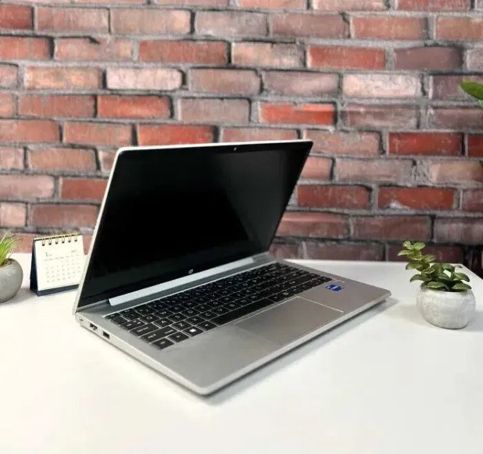 Ультрабук HP ProBook 440 G8 / 14" (1366x768) TN / Intel Core i5-1135G7 (4 (8) ядра по 2.4 - 4.2 GHz) / 16 GB DDR4 / 256 GB SSD / Intel Iris Xe Graphics / WebCam / Win 10 Pro б/в - зображення 7