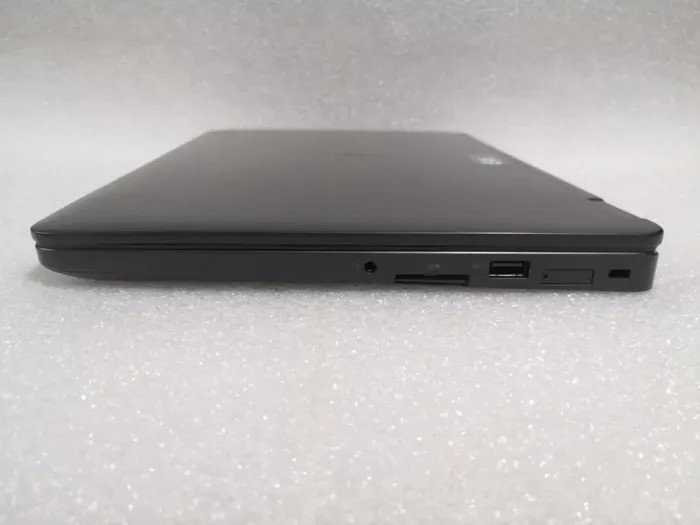 Нетбук Dell Latitude 12 E5270 / 12.5" (1366x768) TN / Intel Core i3-6100U (2 (4) ядра по 2.3 GHz) / 8 GB DDR3 / 128 GB SSD / Intel HD Graphics 520 / WebCam / USB 3.0 / HDMI / Windows 10 Pro б/в - зображення 5