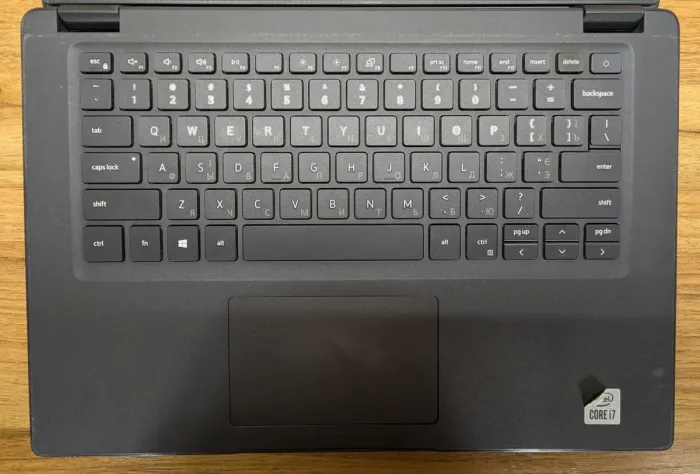 Ультрабук Б-клас Dell Latitude 3410 / 14" (1920x1080) IPS / Intel Core i7-10510U (4 (8) ядра по 1.8 - 4.9 GHz) / 16 GB DDR4 / 512 GB SSD / Intel UHD Graphics / WebCam / Windows 10 б/в - зображення 3