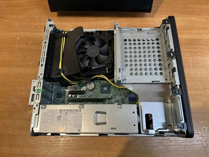 Комп'ютер HP ProDesk 600 G5 SFF / Intel Core i5-9500 (6 ядер по 3.0 - 4.4 GHz) / 8 GB DDR4 / 120 GB SSD M.2 + 2000 GB HDD / Intel UHD Graphics 630 / 180W / USB 3.1 / DisplayPort б/в - зображення 8