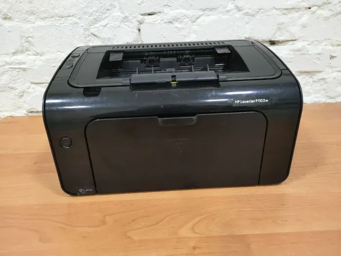 Принтер HP LaserJet Pro P1102w / Лазерний монохромний друк / 600 x 600 dpi / A4 / 18 стор/хв / USB 2.0, WiFi б/в - зображення 2