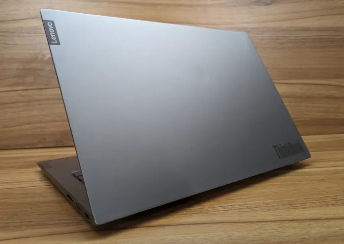 Ультрабук Lenovo ThinkBook 14-IML / 14" (1920x1080) IPS / Intel Core i7-10510U (4 (8) ядра по 1.8 - 4.9 GHz) / 16 GB DDR4 / 480 GB SSD / Intel UHD Graphics / WebCam / TouchID / Windows 10 б/в - зображення 7