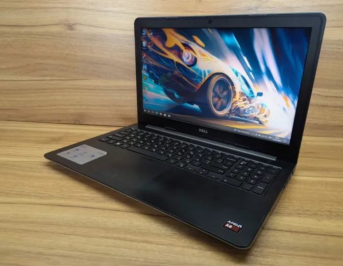 Ноутбук Dell Inspiron 15-5545 / 15.6" (1366x768) TN / AMD A8-7100 (4 ядра по 1.8 - 3.0 GHz) / 8 GB DDR3 / 240 GB SSD / AMD Radeon R5 Graphics / WebCam / Windows 10 б/в - зображення 5