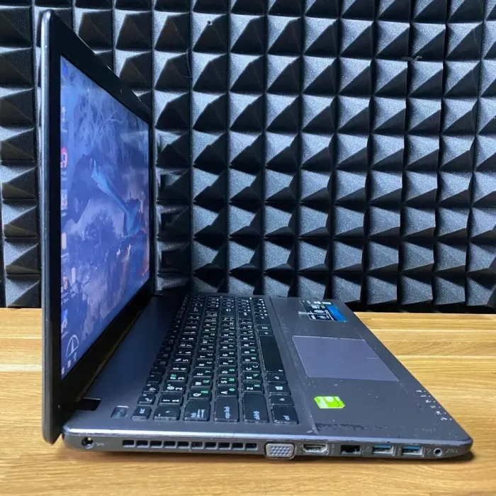 Ноутбук Б-клас Asus X550L / 15.6" (1366x768) TN / Intel Core i5-4200U (2 (4) ядра по 1.6 - 2.6 GHz) / 8 GB DDR3 / 128 GB SSD / nVidia GeForce GT 740M, 2 GB GDDR3, 64-bit / WebCam / DVD-ROM б/в - зображення 6