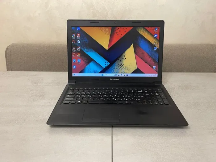 Ноутбук Lenovo B5400 / 15.6" (1366x768) TN / Intel Core i3-4000M (2 (4) ядра по 2.4 GHz) / 8 GB DDR3 / 120 GB SSD / nVidia GeForce GT 720M, 1 GB GDDR3, 64-bit / WebCam б/в - зображення 2