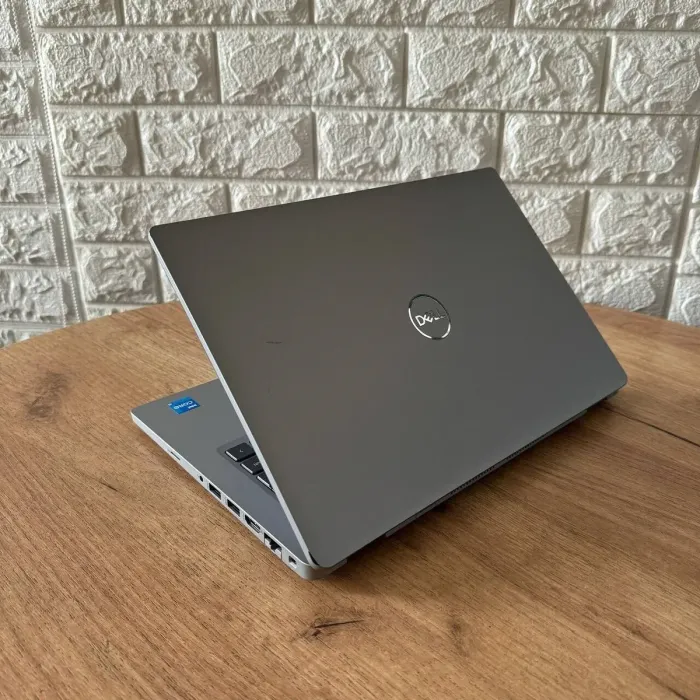 Ультрабук Б-клас Dell Latitude 5430 / 14" (1920x1080) IPS / Intel Core i5-1235U (10 (12) ядер по 1.3 - 4.4 GHz) / 8 GB DDR4 / 512 GB SSD NVMe / Intel Iris Xe Graphics / WebCam б/в - зображення 6