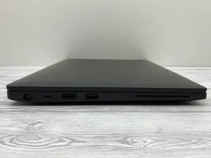 Ультрабук Б-клас Dell Latitude 7390 / 13.3" (1920x1080) IPS / Intel Core i7-8650U (4 (8) ядра по 1.9 - 4.2 GHz) / 16 GB DDR4 / 512 GB SSD / Intel UHD Graphics 620 / WebCam б/в - зображення 4