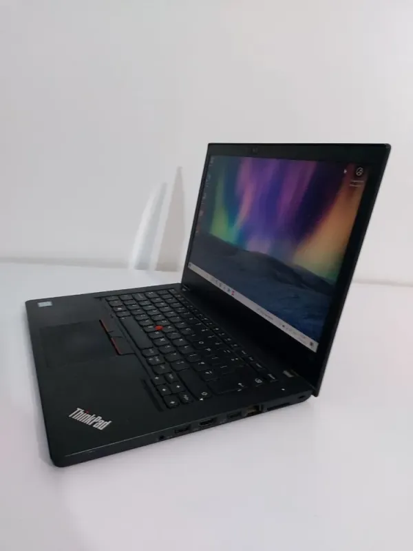 Ноутбук Lenovo ThinkPad T480 / 14" (2560x1440) TN / Intel Core i7-8550U (4 (8) ядра по 1.8 - 4.0 GHz) / 16 GB DDR4 / 256 GB SSD M.2 / Intel UHD Graphics 620 / WeCam б/в - зображення 5