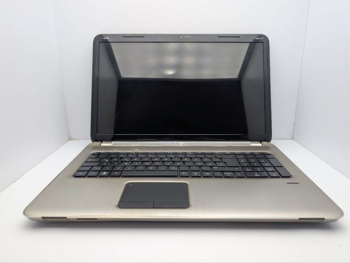 Ноутбук HP Pavilion dv7 6b55sg / 17.3" (1600x900) TN / Intel Core i7-2670QM (4 (8) ядра по 2.2 - 3.1 GHz) / 8 GB DDR3 / 750 GB HDD / AMD Radeon HD 6770M, 2 GB GDDR5, 128-bit / WebCam / DVD-ROM б/в - зображення 3
