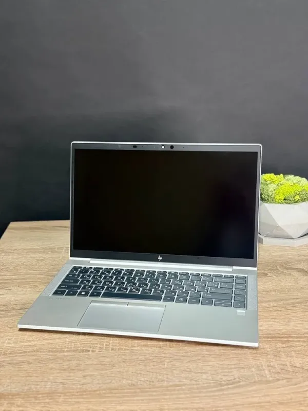 Ультрабук HP EliteBook 845 G8 / 14" (1920х1080) IPS / AMD Ryzen 7 Pro 5850U (8 (16) ядер по 1.9 - 4.4 GHz) / 16 GB DDR4 / 256 GB SSD M.2 / AMD Radeon RX Vega 8 Graphics / WebCam / Win 11 б/в - зображення 2