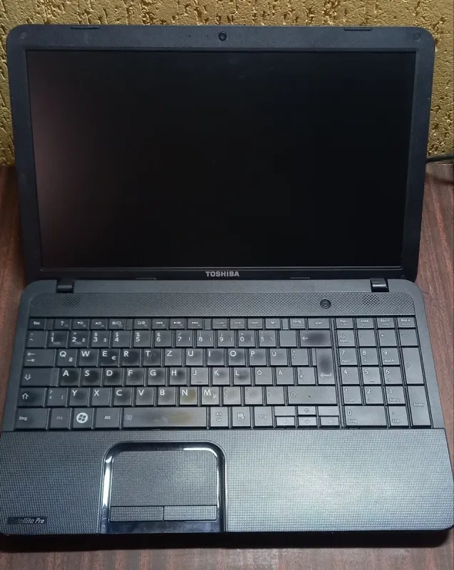 Ноутбук Toshiba Pro C850-130 / 15.6" TN / Core i5-3210M (2(4) ядра по 2.5-3.1GHz) / 4GB DDR3 / 240GB SSD NEW / HD Graphics 4000 / WebCam/Без АКБ/ Win 10 б/в - зображення 2