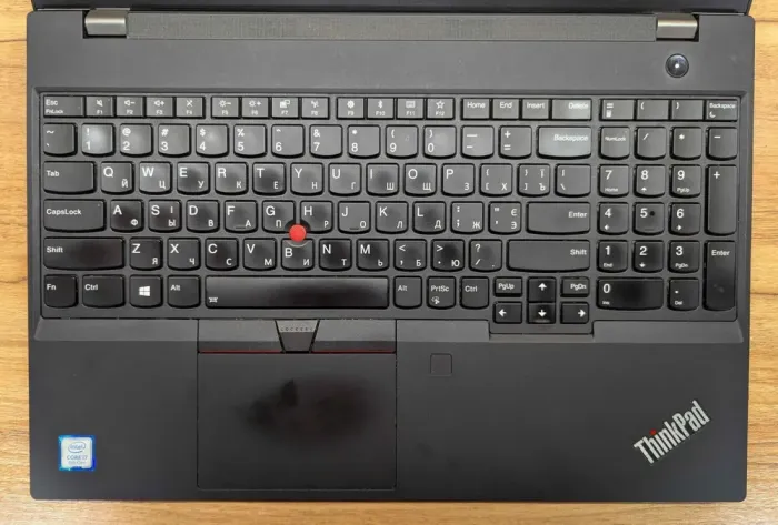 Ультрабук Lenovo ThinkPad T590 / 15.6" (1920x1080) IPS / Intel Core i7-8565U (4 (8) ядра по 1.8 - 4.6 GHz) / 16 GB DDR4 / 512 GB SSD / Intel UHD Graphics 620 / WebCam / TouchID / Windows 10 б/в - зображення 3
