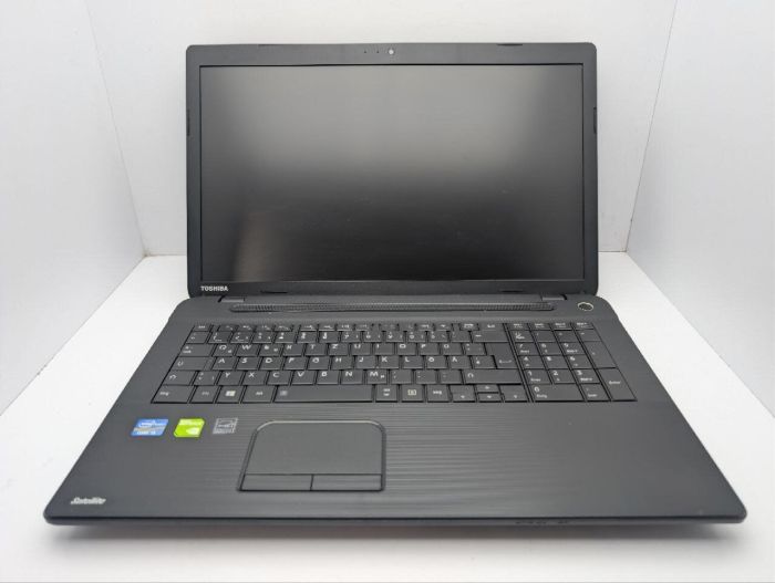 Ноутбук Toshiba Satellite C70-A / 17.3" (1600x900) TN / Intel Core i3-3120M (2 (4) ядра по 2.5 GHz) / 6 GB DDR3 / 500 GB HDD / nVidia GeForce 710M, 1 GB GDDR3, 64-bit / WebCam / DVD-ROM б/в - изображение 3