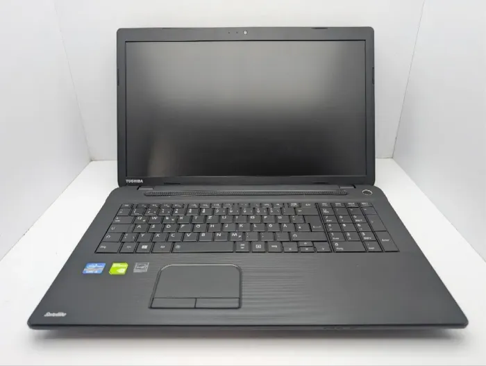 Ноутбук Toshiba Satellite C70-A / 17.3" (1600x900) TN / Intel Core i3-3120M (2 (4) ядра по 2.5 GHz) / 6 GB DDR3 / 500 GB HDD / nVidia GeForce 710M, 1 GB GDDR3, 64-bit / WebCam / DVD-ROM б/в - зображення 3