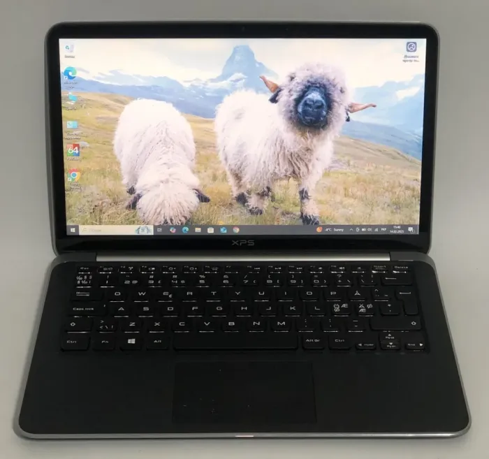 Ультрабук Б-клас Dell XPS 13 L321X / 13.3" (1366x768) TN / Intel Core i5-2467M (2 (4) ядра по 1.6 - 2.3 GHz) / 4 GB DDR3 / 256 GB SSD / Intel HD Graphics 3000 / WebCam б/в - зображення 2