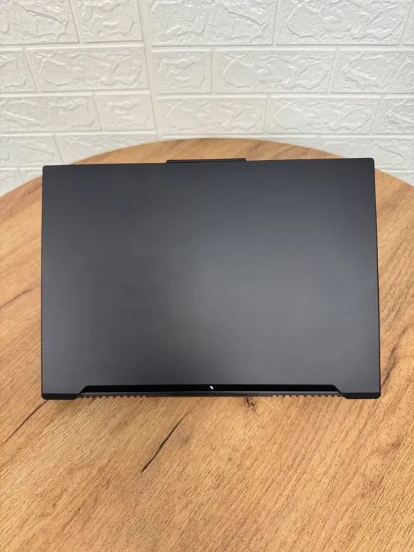 Ігровий ноутбук Asus TUF Gaming Advantage A16 FA617NS / 16" (1920x1200) IPS / AMD Ryzen 7 7735HS (8 (16) ядер по 3.2 - 4.75 GHz) / 16 GB DDR5 / 512 GB SSD / AMD Radeon RX 7600S, 8 GB GDDR6, 128-bit / WebCam б/в - зображення 3