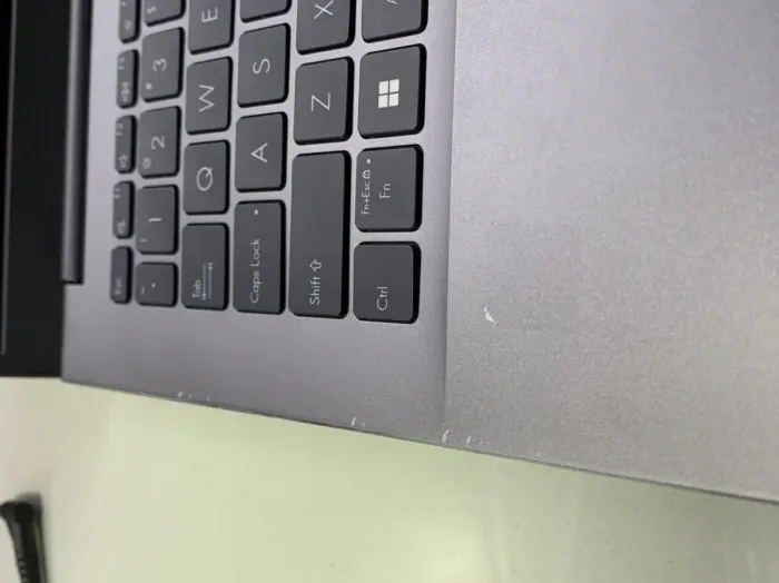 Ультрабук Б-клас Asus VivoBook s14 s433E / 14" (1920x1080) IPS / Intel Core i3-1115G4 (2 (4) ядра по 3.0 - 4.1 GHz) / 8 GB DDR4 / 240 GB SSD / Intel UHD Graphics / WebCam б/в - зображення 6