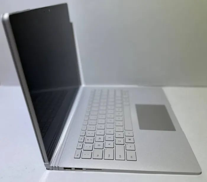 Ноутбук-трансформер Microsoft Surface Book 3 2 in 1 / 13.3" (3000x2000) QXGA Touch / Intel Core i5-1035G7 (4 (8) ядра по 1.2 - 3.7 GHz) / 8 GB DDR4 / 256 GB SSD / Intel Iris Plus Graphics / WebCam / Win 11 Pro б/в - зображення 4